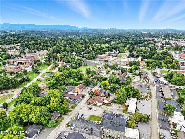 321 High St, Maryville, TN 37804
