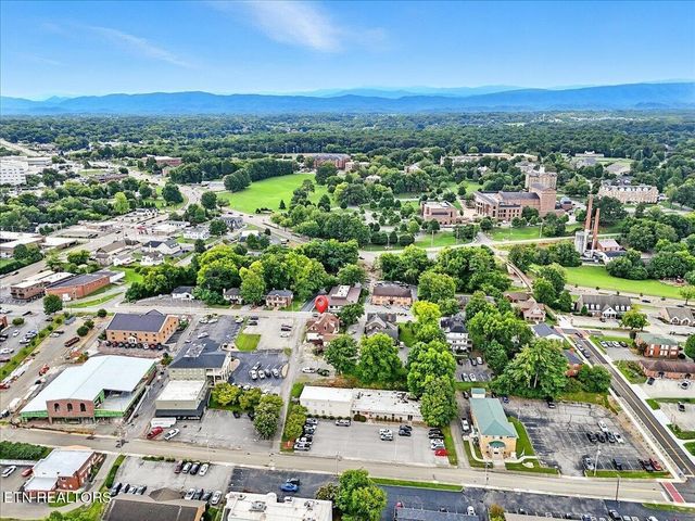 321 High St, Maryville, TN 37804