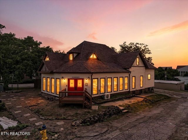 321 High St, Maryville, TN 37804