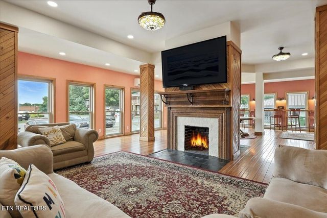 321 High St, Maryville, TN 37804