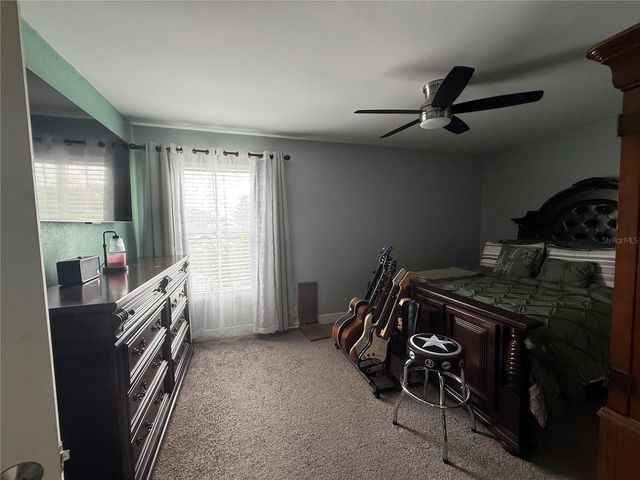 10009 REGAL WOODS LANE, Tampa, FL 33624
