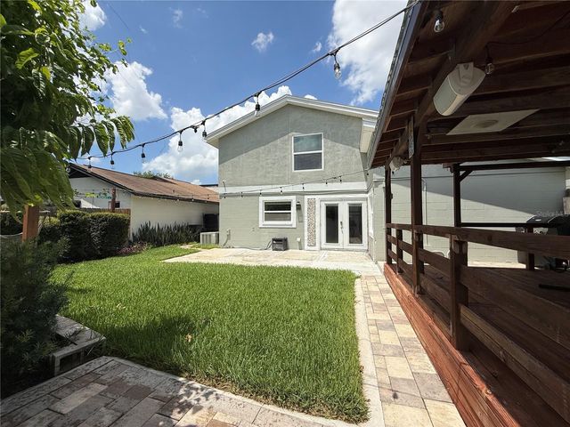 10009 REGAL WOODS LANE, Tampa, FL 33624