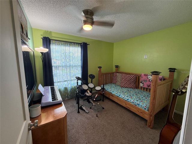 10009 REGAL WOODS LANE, Tampa, FL 33624