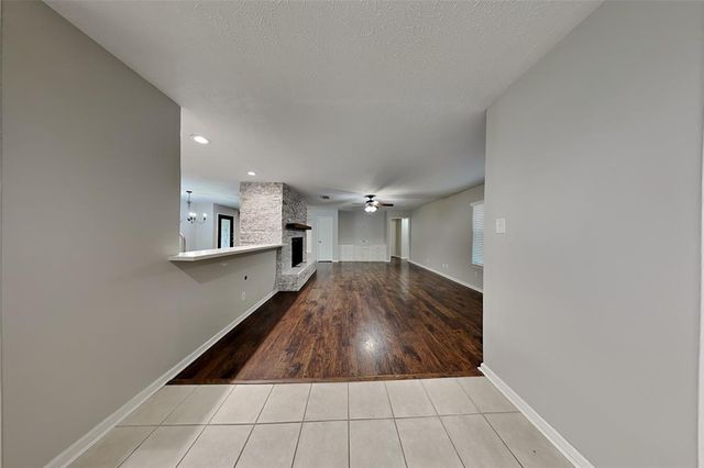 1914 Lake Hills Drive, Houston, TX 77339