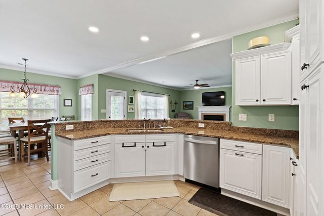 2157 Hemmingway Drive, Nesbit, MS 38651