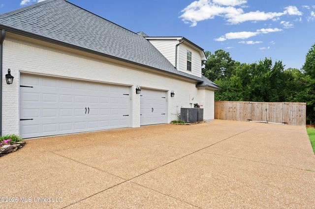 2157 Hemmingway Drive, Nesbit, MS 38651