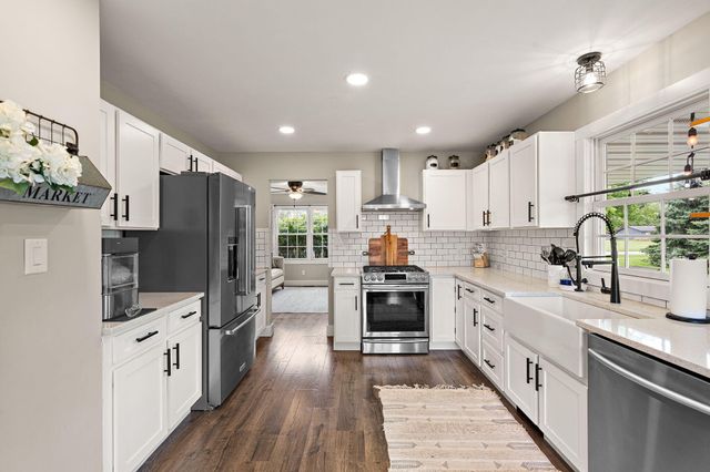 403 Creekwood Drive, Valparaiso, IN 46383