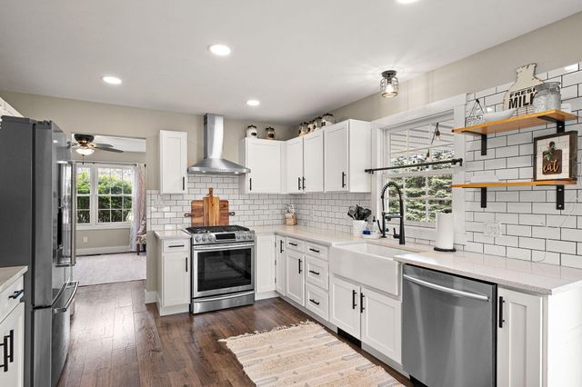 403 Creekwood Drive, Valparaiso, IN 46383