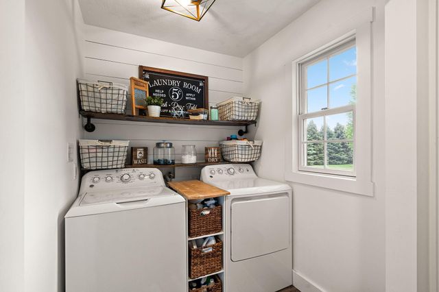 403 Creekwood Drive, Valparaiso, IN 46383