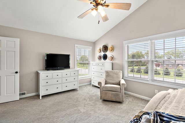 403 Creekwood Drive, Valparaiso, IN 46383