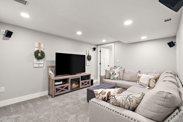 403 Creekwood Drive, Valparaiso, IN 46383