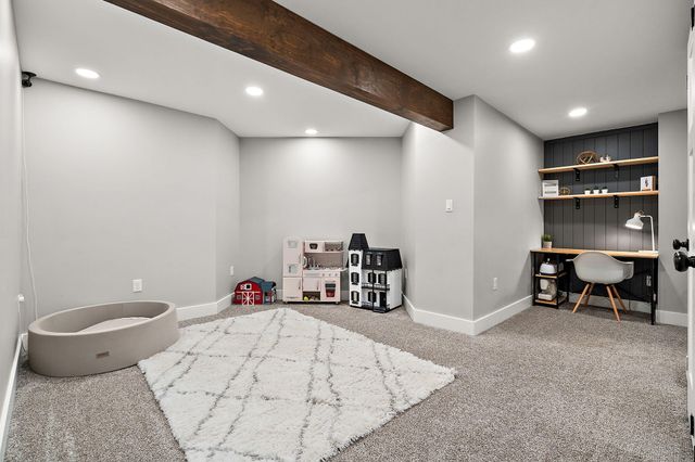 403 Creekwood Drive, Valparaiso, IN 46383