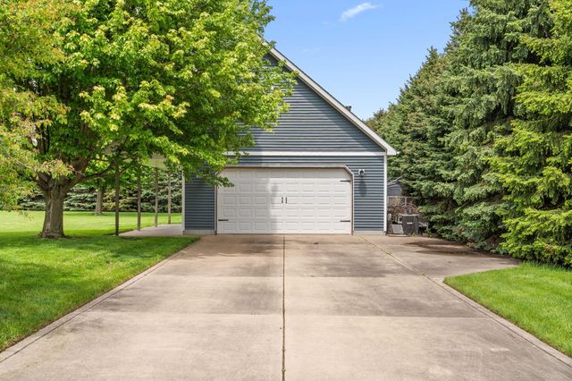 403 Creekwood Drive, Valparaiso, IN 46383