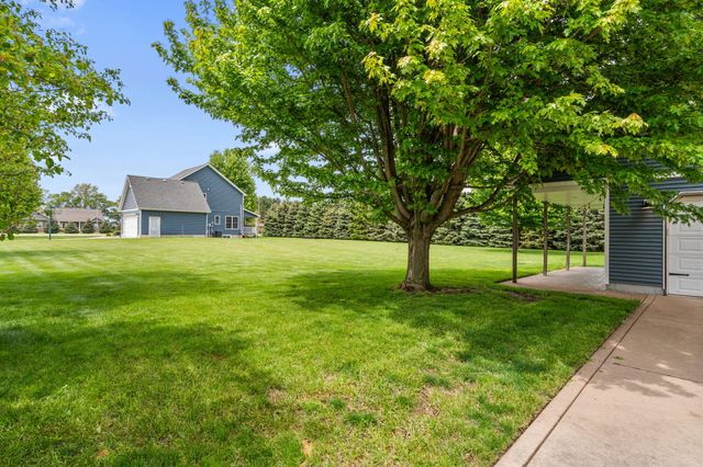 403 Creekwood Drive, Valparaiso, IN 46383