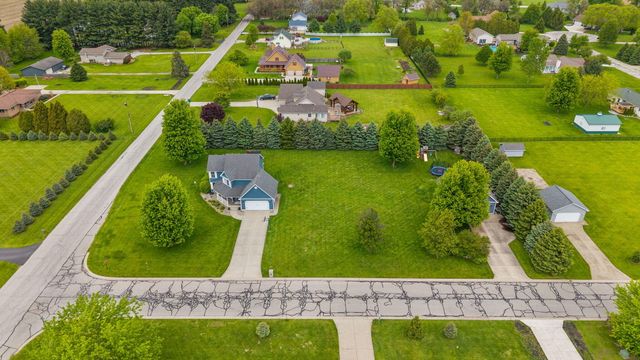 403 Creekwood Drive, Valparaiso, IN 46383