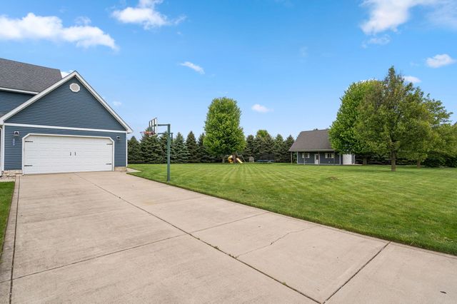 403 Creekwood Drive, Valparaiso, IN 46383