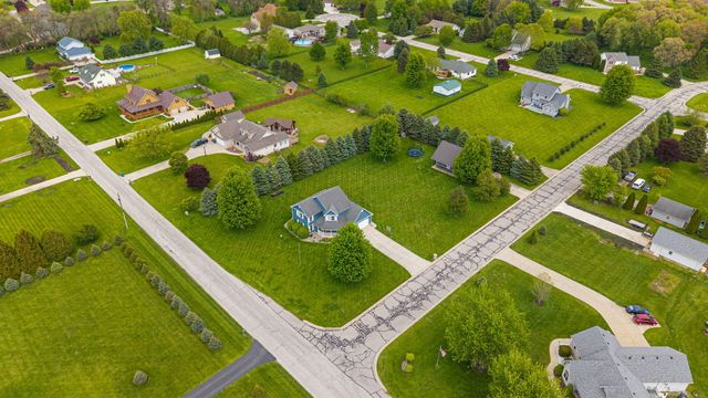 403 Creekwood Drive, Valparaiso, IN 46383
