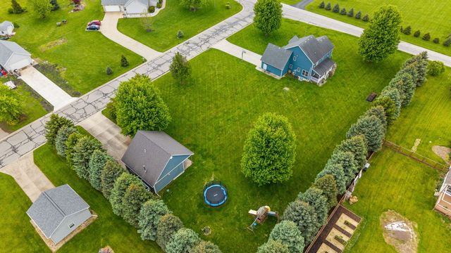 403 Creekwood Drive, Valparaiso, IN 46383