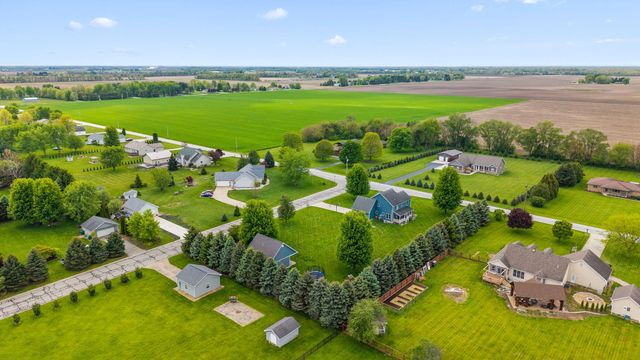 403 Creekwood Drive, Valparaiso, IN 46383