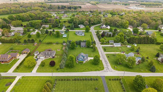 403 Creekwood Drive, Valparaiso, IN 46383