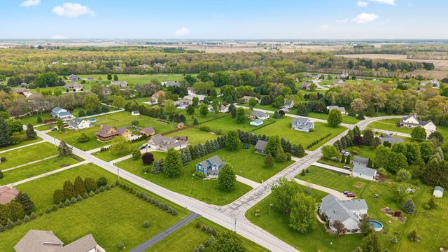 403 Creekwood Drive, Valparaiso, IN 46383