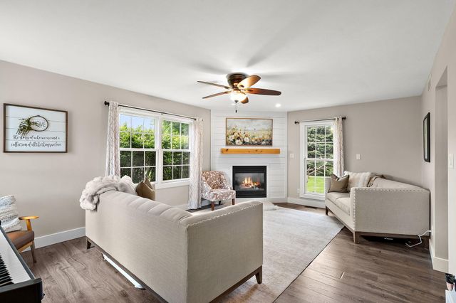 403 Creekwood Drive, Valparaiso, IN 46383