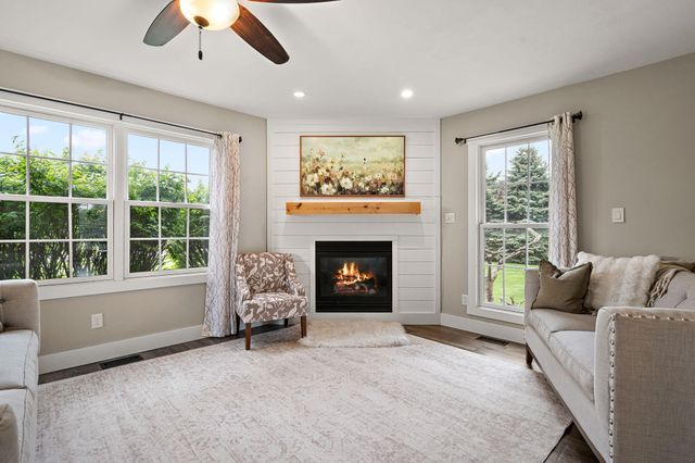 403 Creekwood Drive, Valparaiso, IN 46383