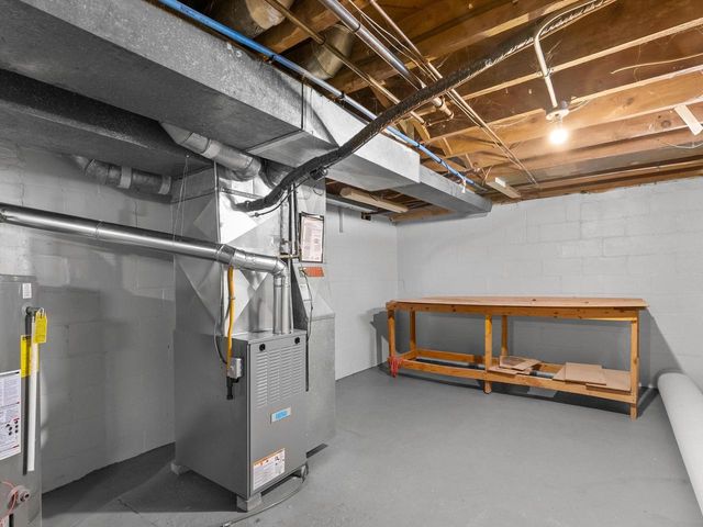 925 N 16th STREET, Manitowoc, WI 54220