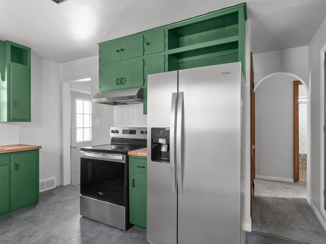 925 N 16th STREET, Manitowoc, WI 54220