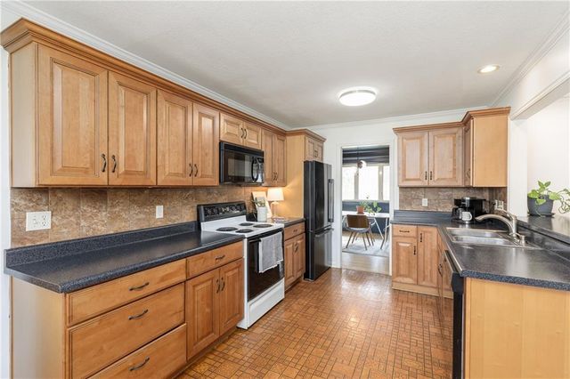 6138 Hemlock Street, Mission, KS 66202