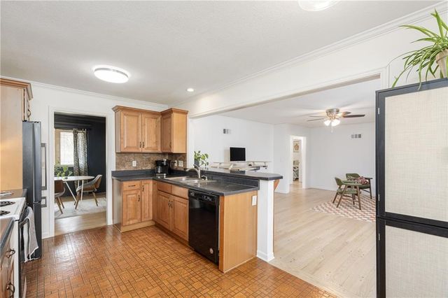 6138 Hemlock Street, Mission, KS 66202