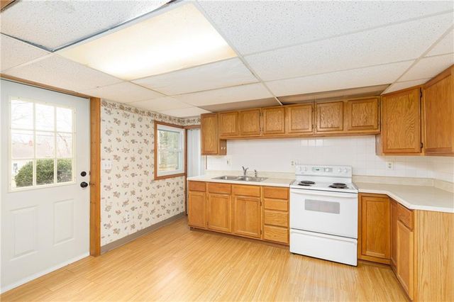 6138 Hemlock Street, Mission, KS 66202