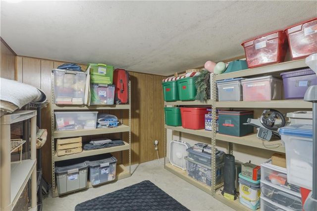 6138 Hemlock Street, Mission, KS 66202