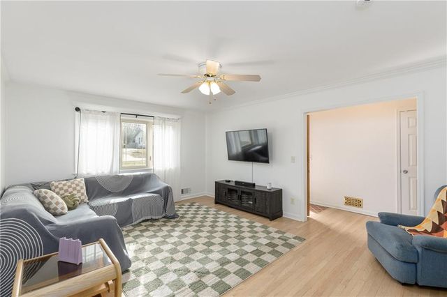 6138 Hemlock Street, Mission, KS 66202