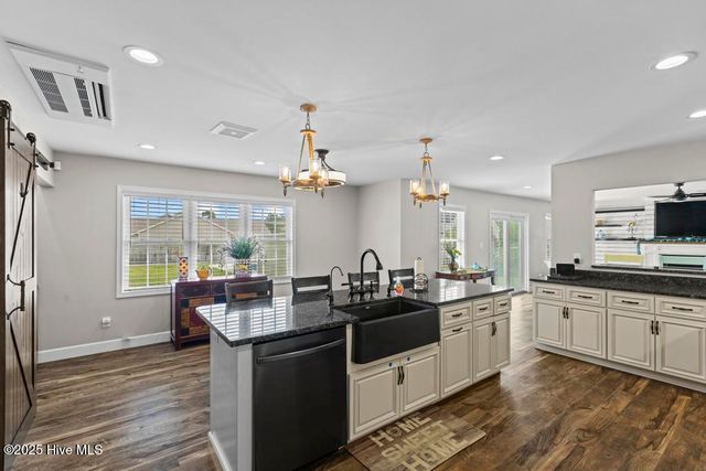 143 Tifton Circle, Cape Carteret, NC 28584