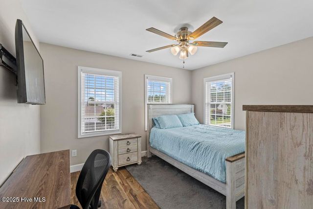 143 Tifton Circle, Cape Carteret, NC 28584