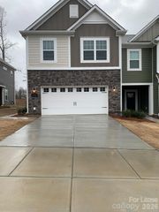 8101 Ramsburg Drive, Charlotte, NC 28269