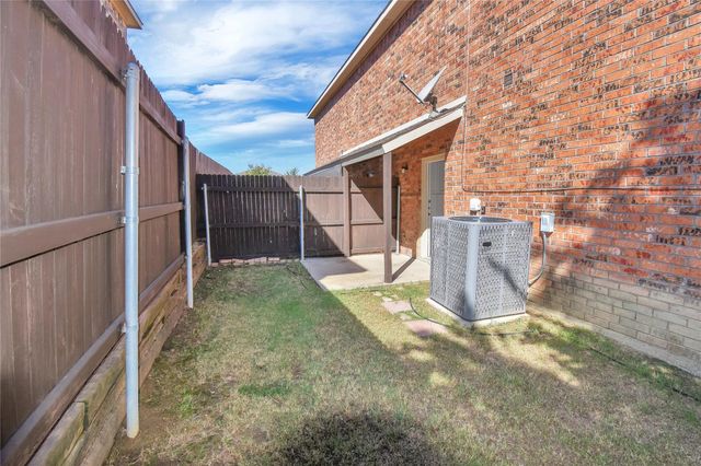 1102 Parkway Trail, Princeton, TX 75407