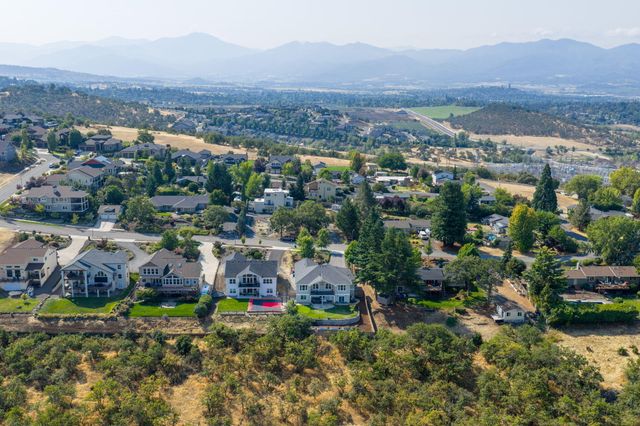 3371 Annapolis Drive, Medford, OR 97504