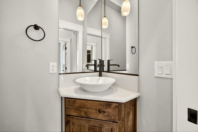 3371 Annapolis Drive, Medford, OR 97504