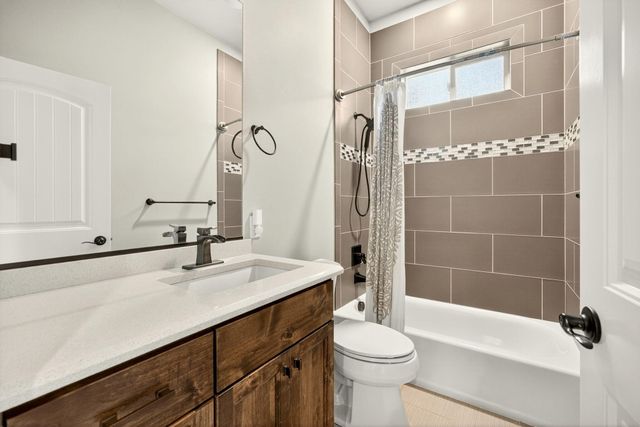 3371 Annapolis Drive, Medford, OR 97504