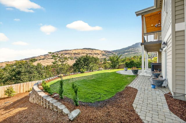 3371 Annapolis Drive, Medford, OR 97504