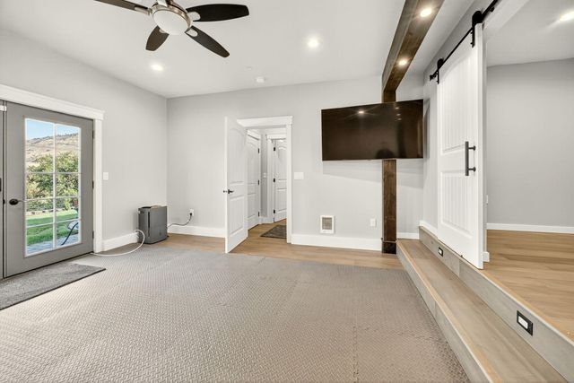 3371 Annapolis Drive, Medford, OR 97504