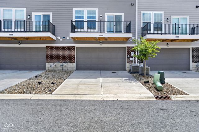 13823 Gatsby Drive, Fishers, IN 46038