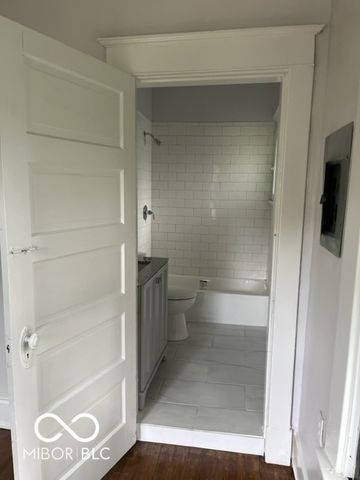 625 Woodruff Place Middle Drive, Indianapolis, IN 46201