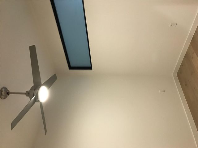 800 Embassy DR 505, Austin, TX 78702