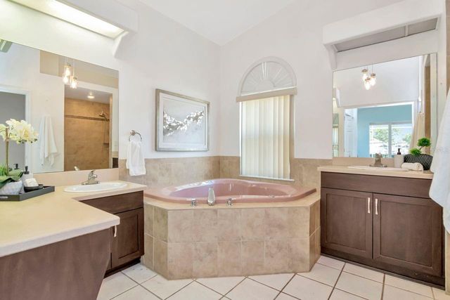 835 CHRISTINA CIRCLE, Oldsmar, FL 34677