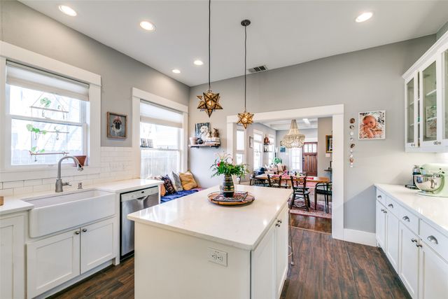 341 S Edgefield Avenue, Dallas, TX 75208