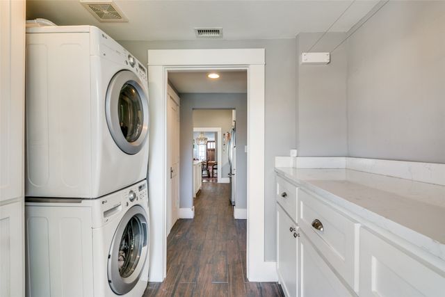 341 S Edgefield Avenue, Dallas, TX 75208