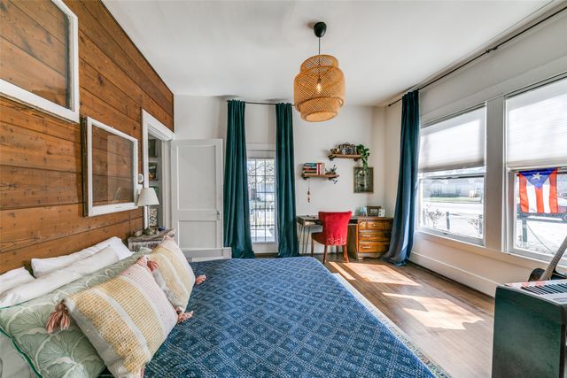341 S Edgefield Avenue, Dallas, TX 75208